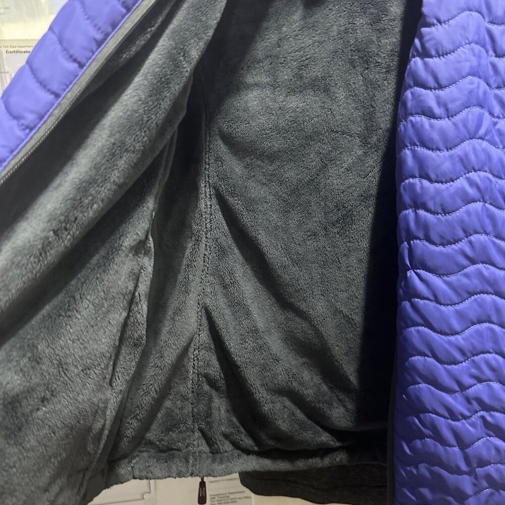 ✨Free Country Womens Vest Reversible Quilted Purple Faux Fur Gray Sz L Zipper - Picture 6 of 8